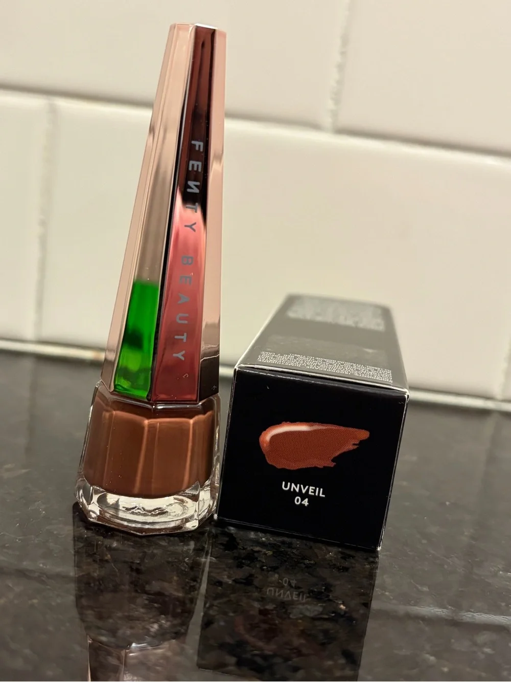 Fenty Beauty Stunna Lip Paint Longwear Fluid Lip Color shade 04-Unveil